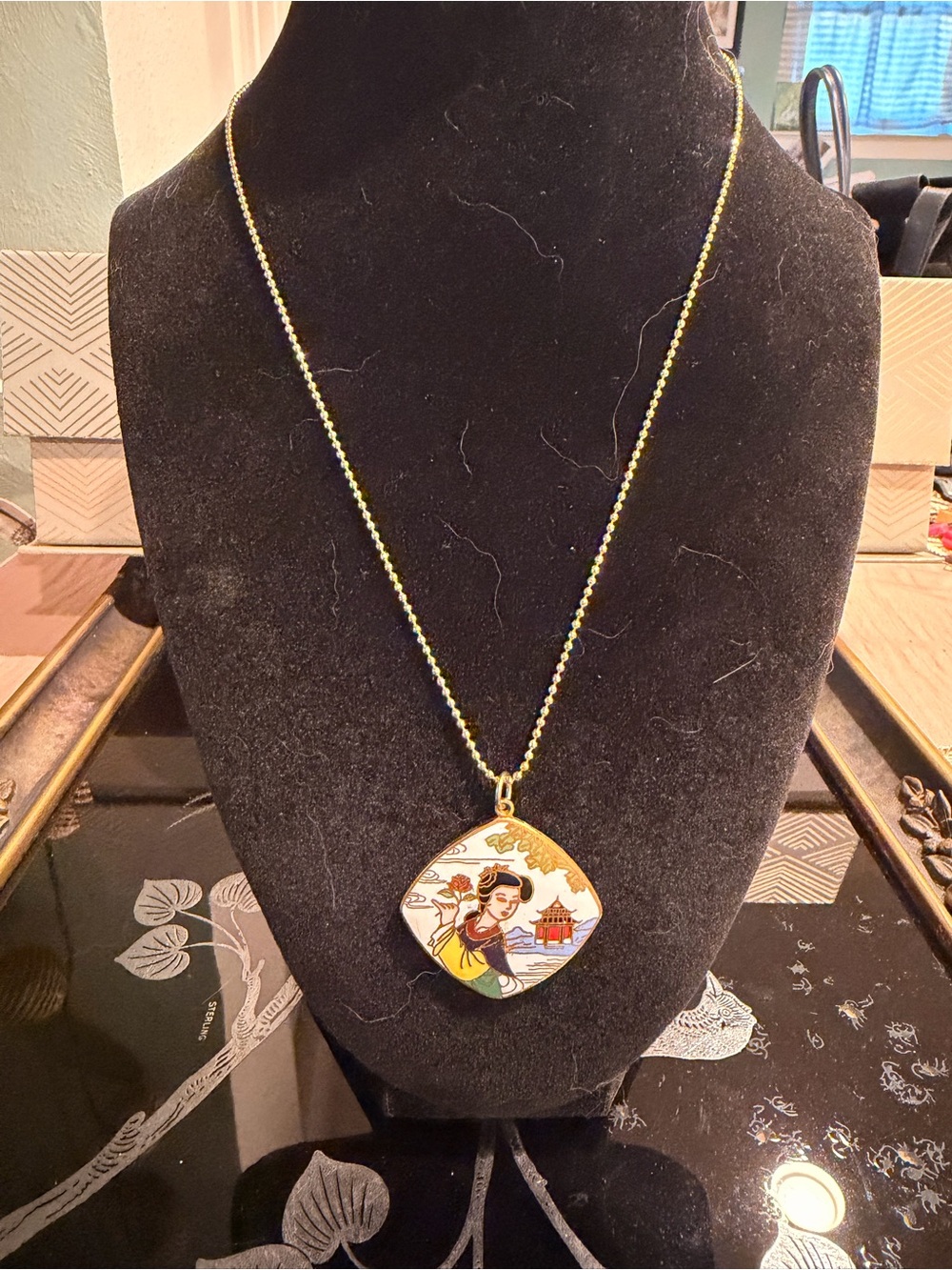Cloisonne Gold-tone Asian-inspired Enamel Pendant Necklace - Gold
